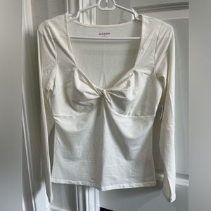 NWT Fitted Twist Front Top